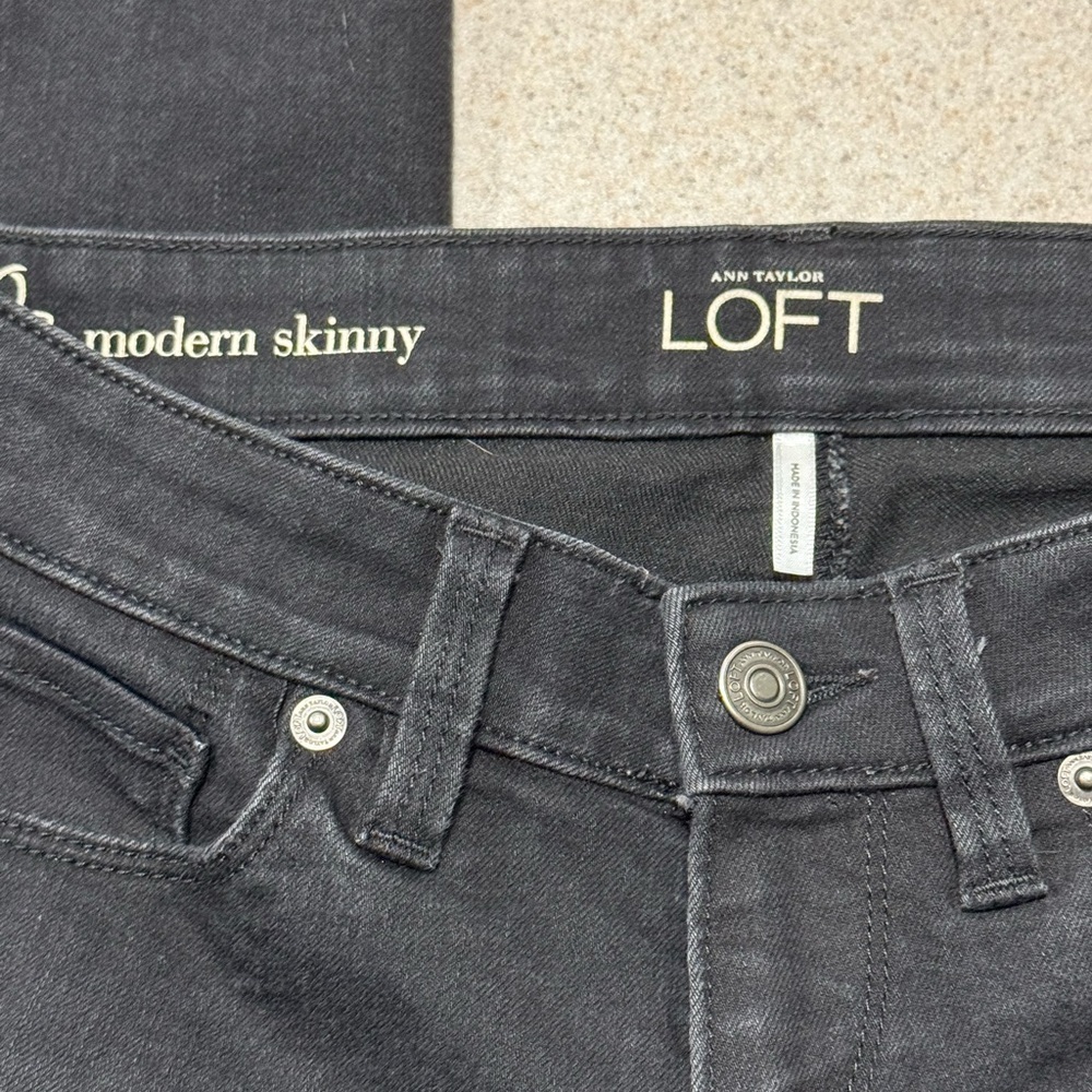 LOFT Women's Modern Skinny Jeans Size 00P Black - Picture 6 of 6